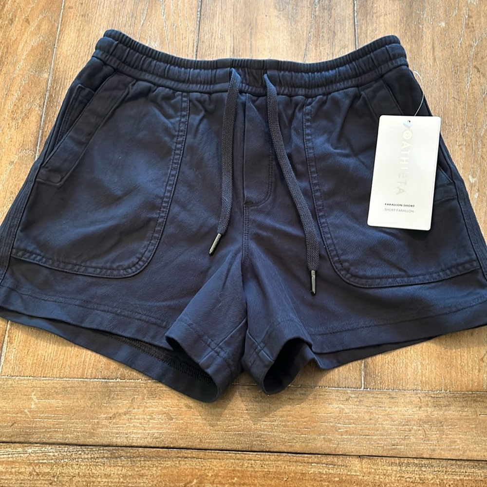 Athleta Farallon short. Size extra small